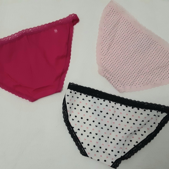 Victoria Secret String Bikini's - Picture 2 of 8